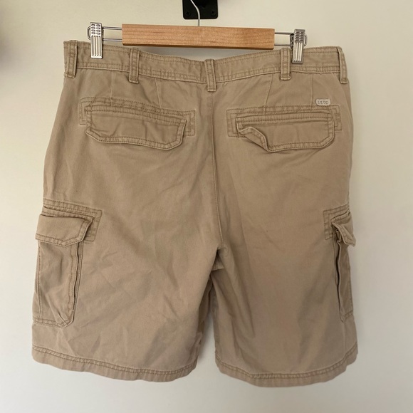 IZOD Cargo Shorts - Picture 6 of 7